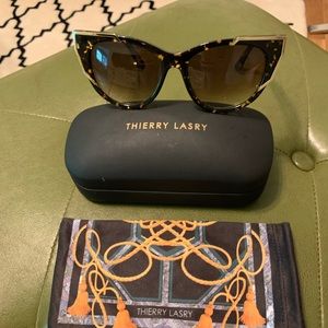 Thierry Larsy Butterscott 724-56-18 140